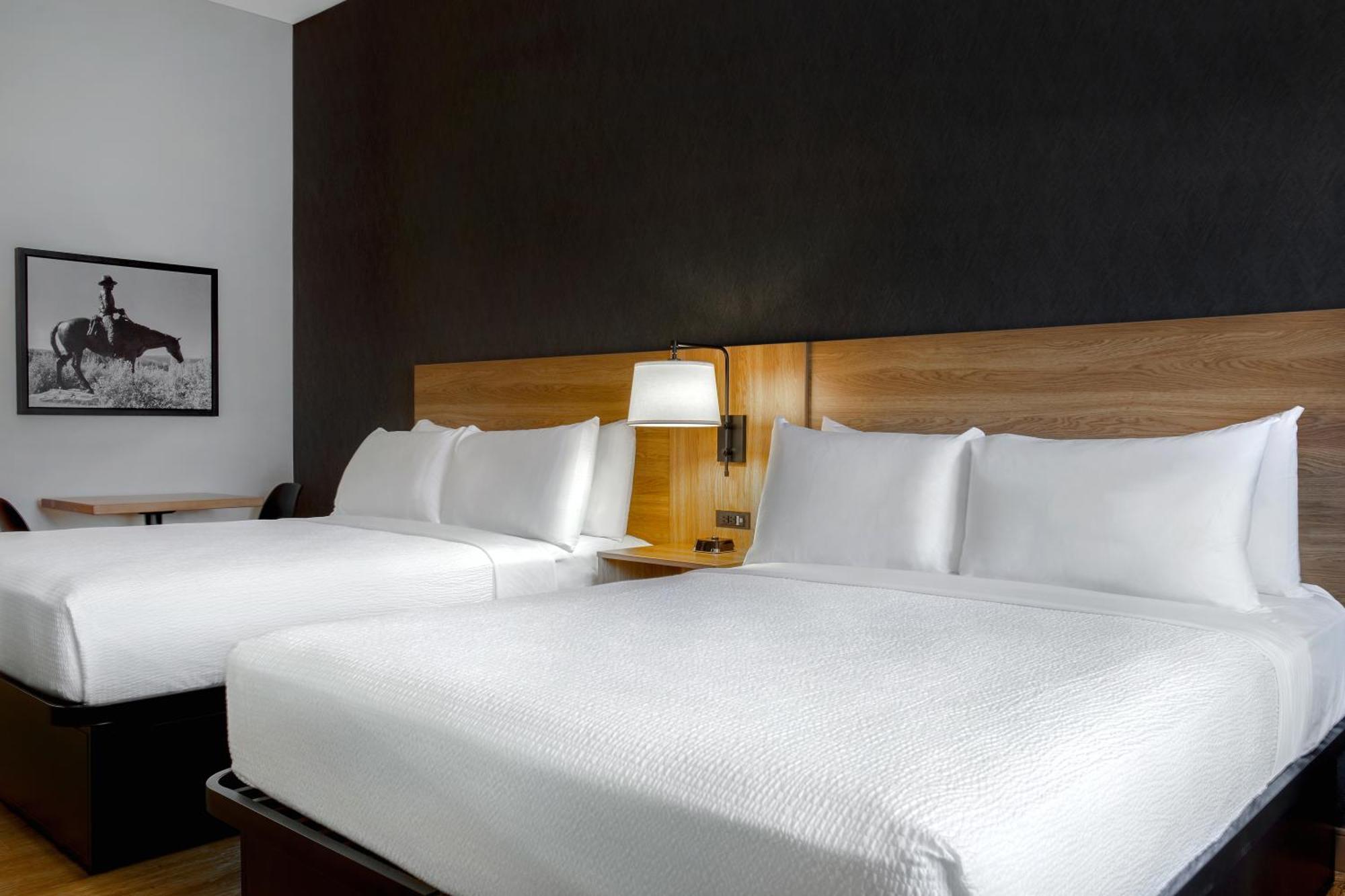 Ramada By Wyndham Cochrane Hotel Ngoại thất bức ảnh